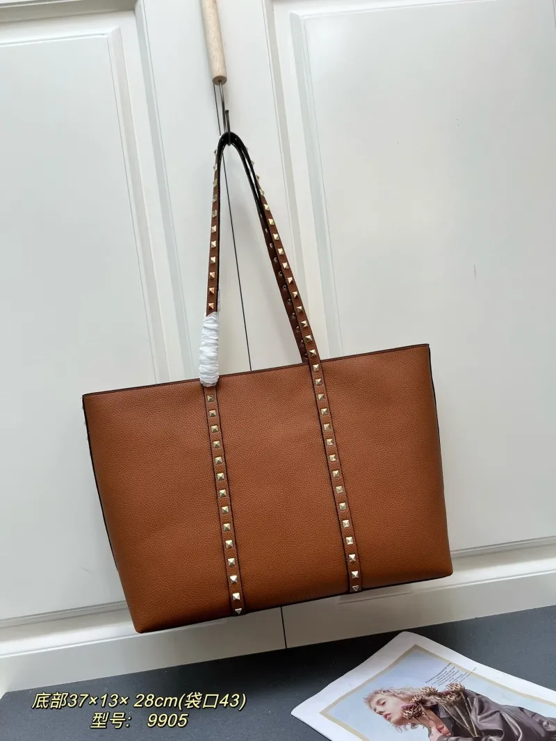 Alternative view of Valentino Shopping Bags-84