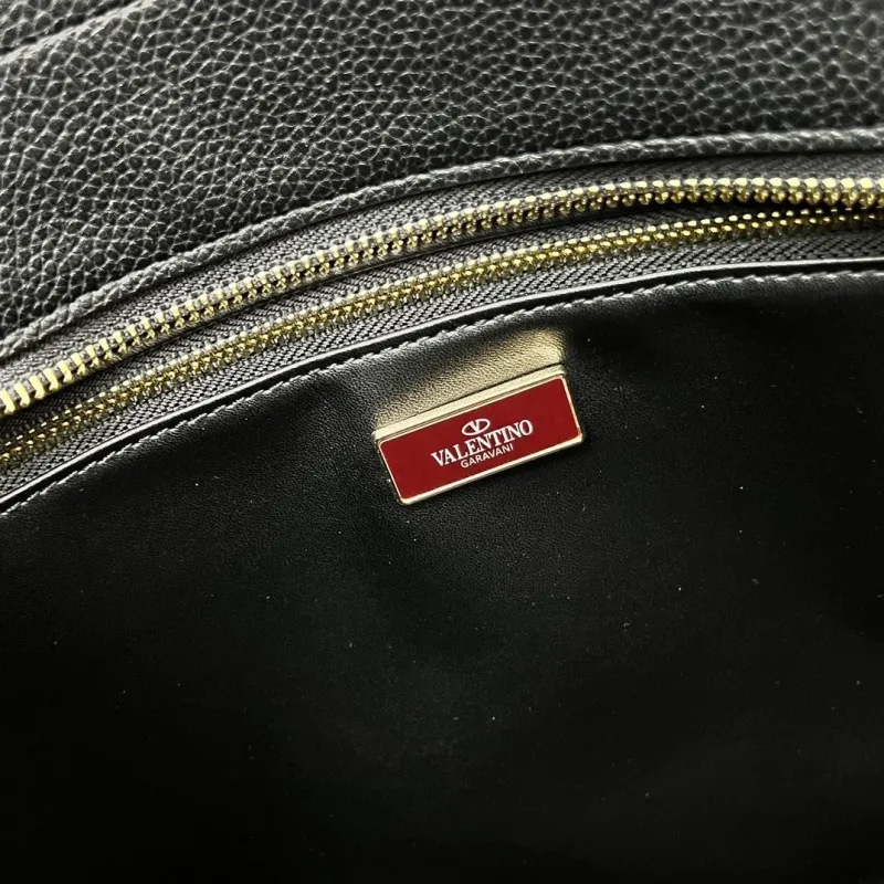 Alternative view of Valentino Shopping Bags-85