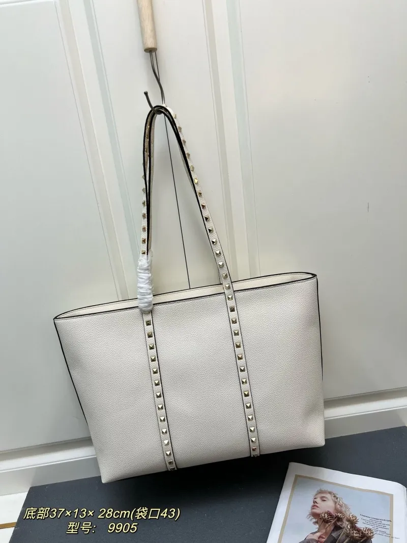 Alternative view of Valentino Off-White Tote Bag Model 9905