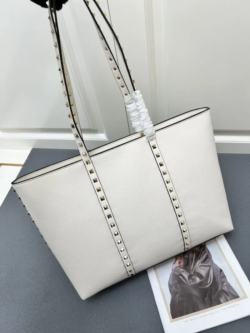 Valentino Off-White Tote Bag Model 9905 - Image 3