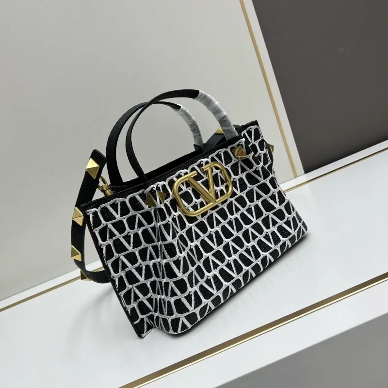 Alternative view of Valentino Shopping Bags-107