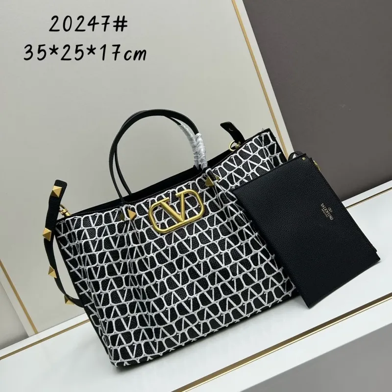 Valentino Shopping Bags-110