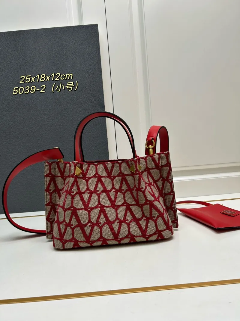Alternative view of Valentino Shopping Bags-112