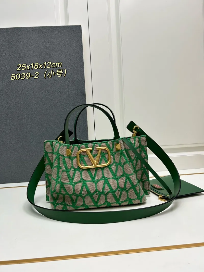 Valentino Shopping Bags-115