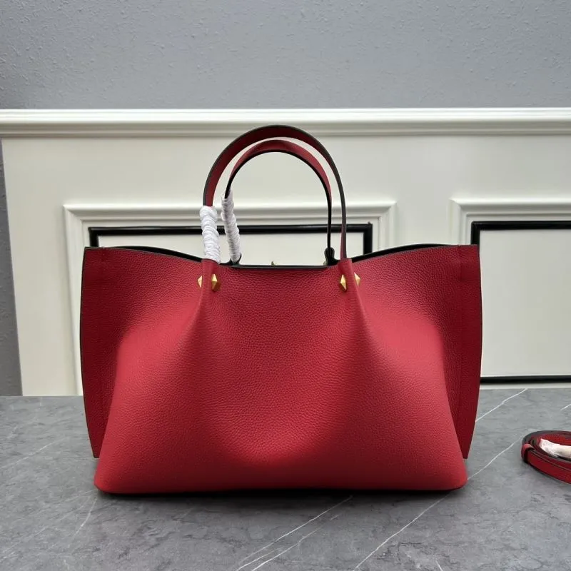Valentino Red Leather Tote Bag with Pouch - Image 3