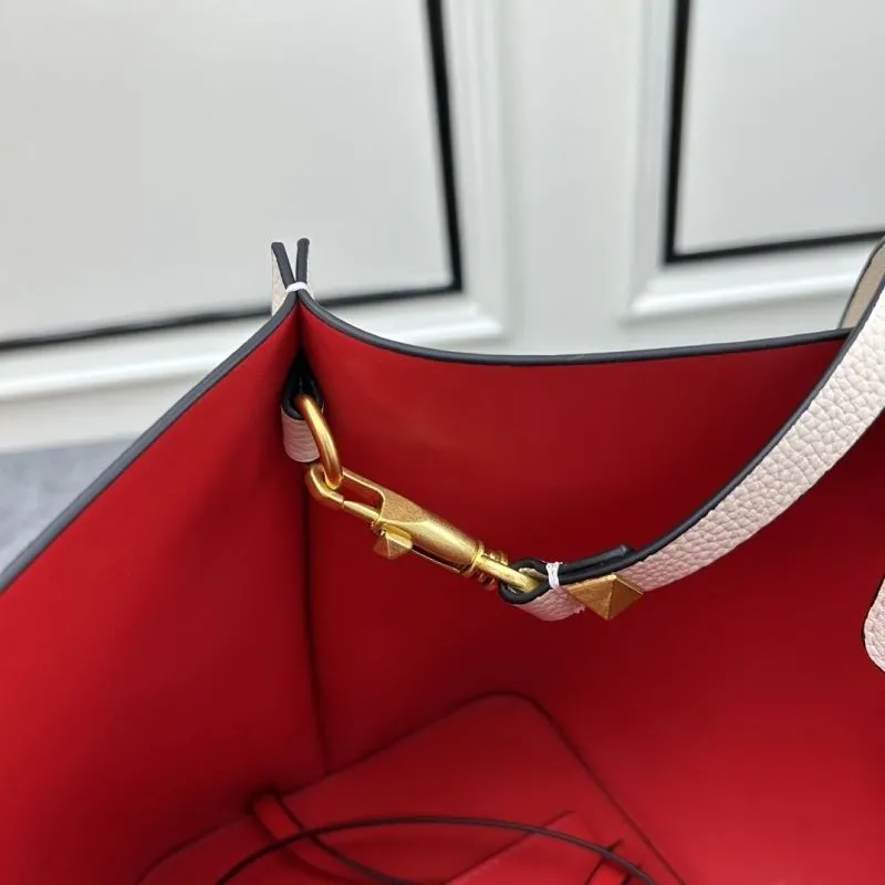 Valentino Cream Leather Tote Bag with Small Pouch - Image 8