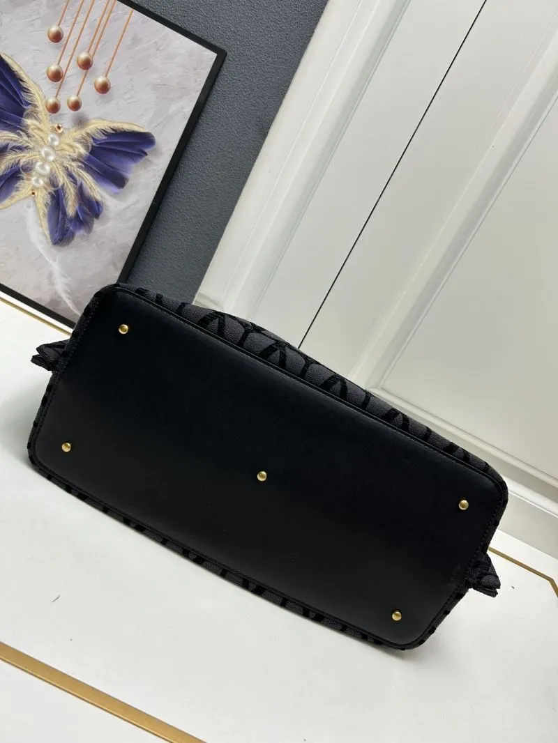 Valentino Large Black Tote Bag with Pouch 5039 - Image 7