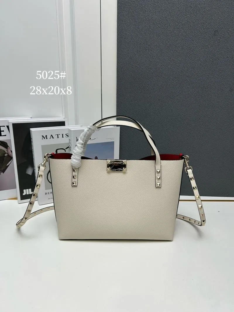 Alternative view of Valentino Shopping Bags-144