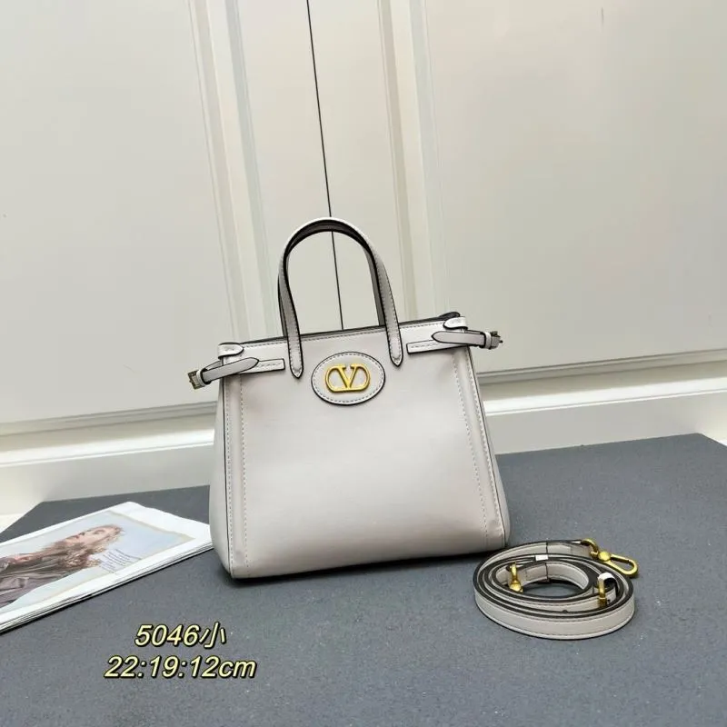 Valentino Shopping Bags-150