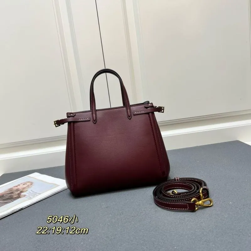 Alternative view of Valentino Shopping Bags-152