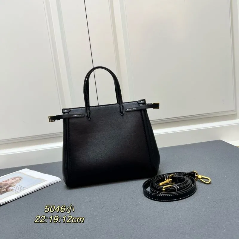 Alternative view of Valentino Shopping Bags-153
