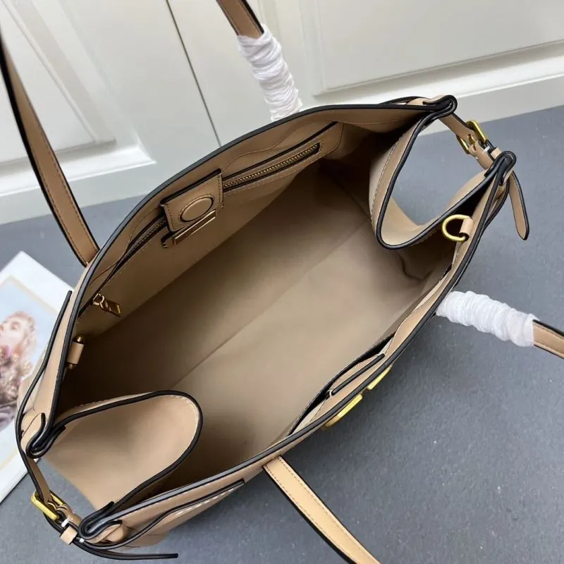 Valentino Beige Leather Tote Bag 5047 - Image 8