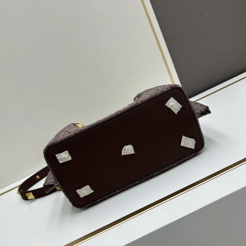 Valentino Brown Tote Handbag Model 20246 - Image 5