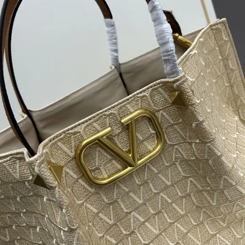 Valentino 20247 Beige Tote Bag with Small Pouch - Image 4