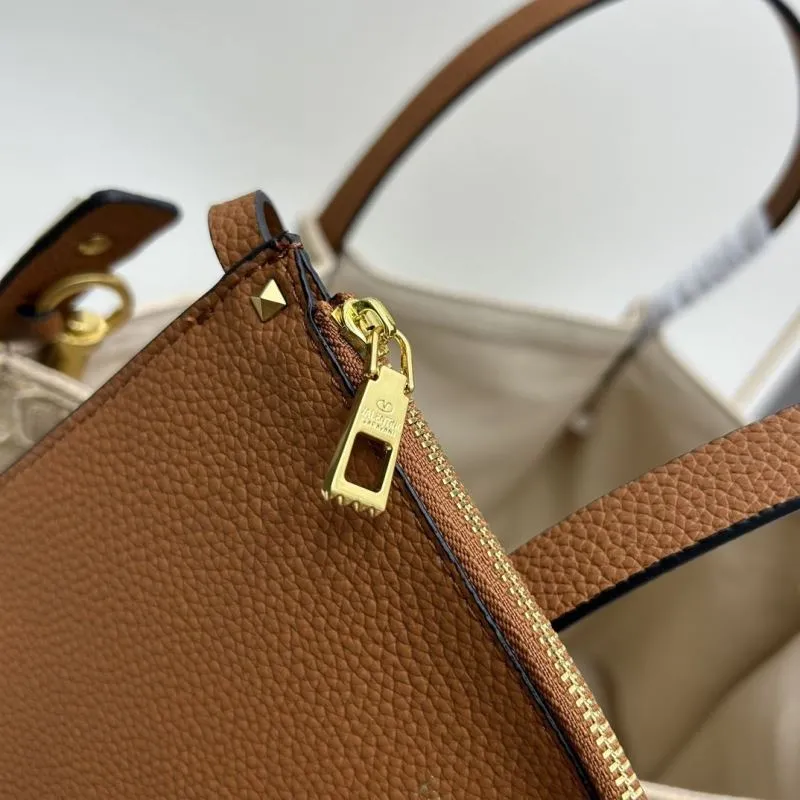 Valentino 20247 Beige Tote Bag with Small Pouch - Image 8