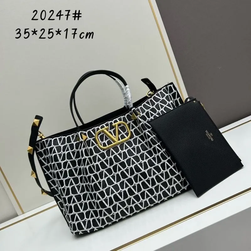 Valentino Shopping Bags-186