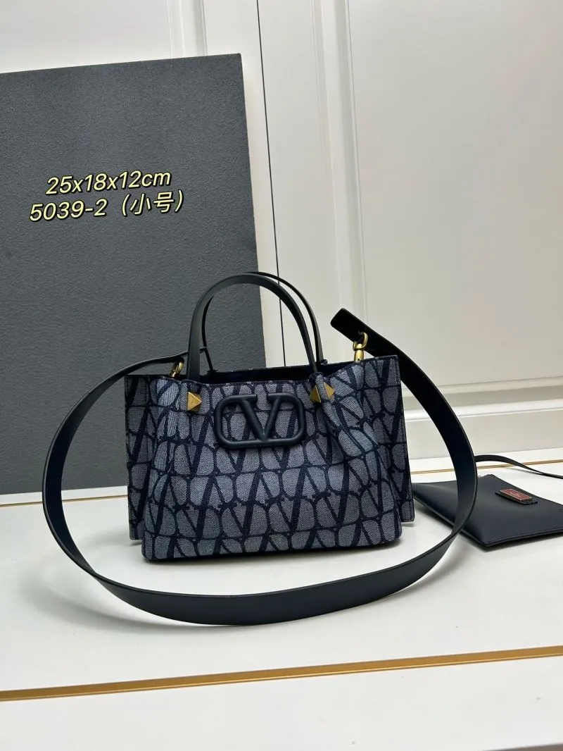 Valentino Shopping Bags-187