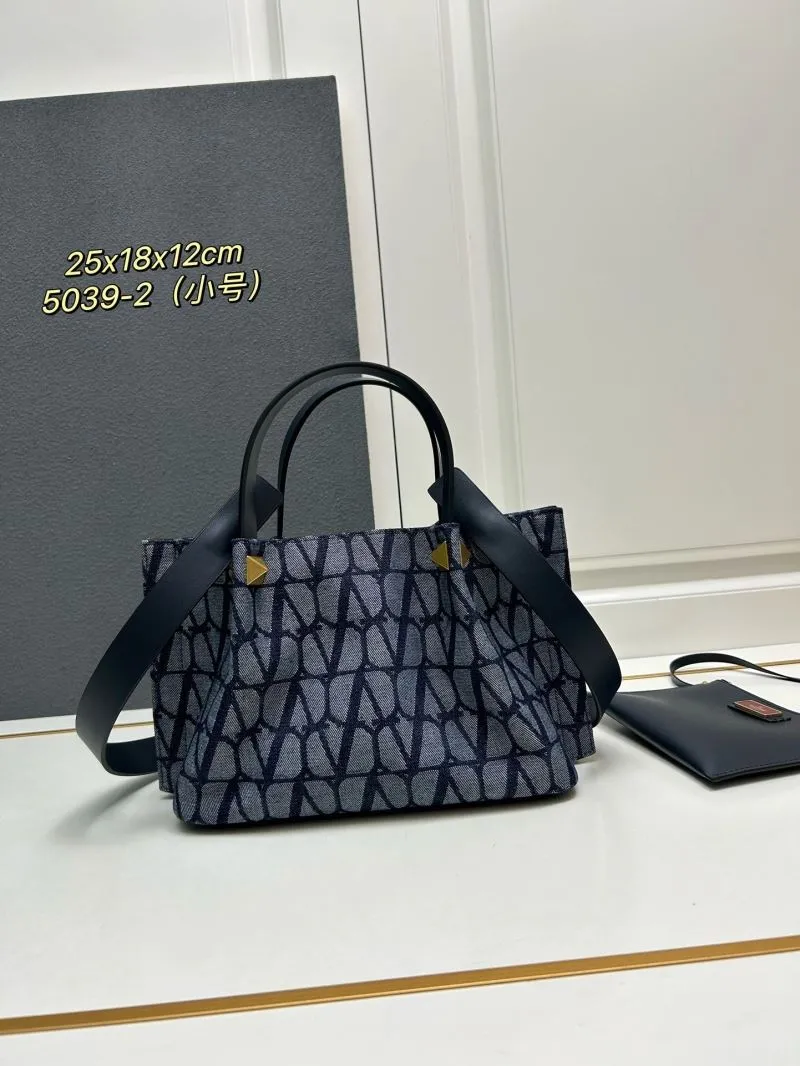 Alternative view of Valentino Shopping Bags-187