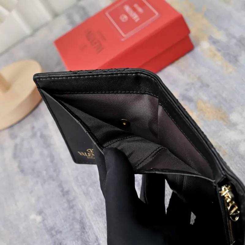 Valentino Garavani Black Quilted Leather Wallet - Image 8