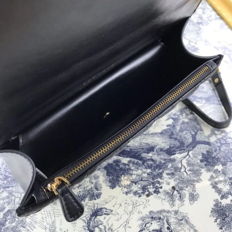 Versace Black Quilted Leather Shoulder Handbag - Image 7
