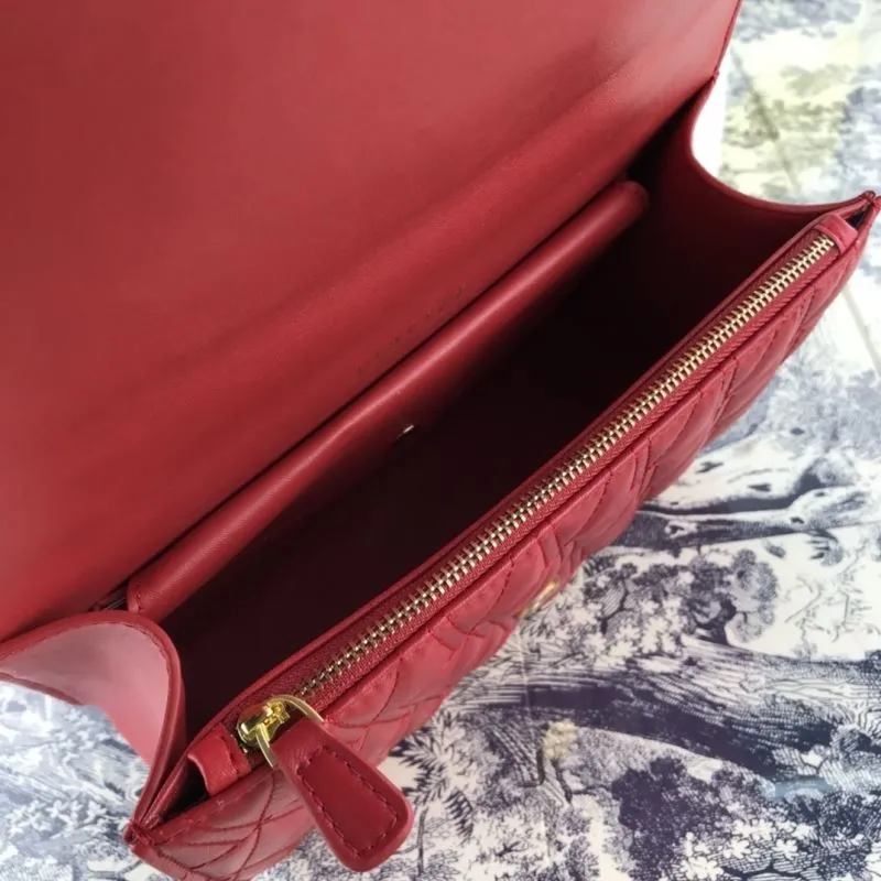Versace Red Quilted Leather Top Handle Handbag - Image 7