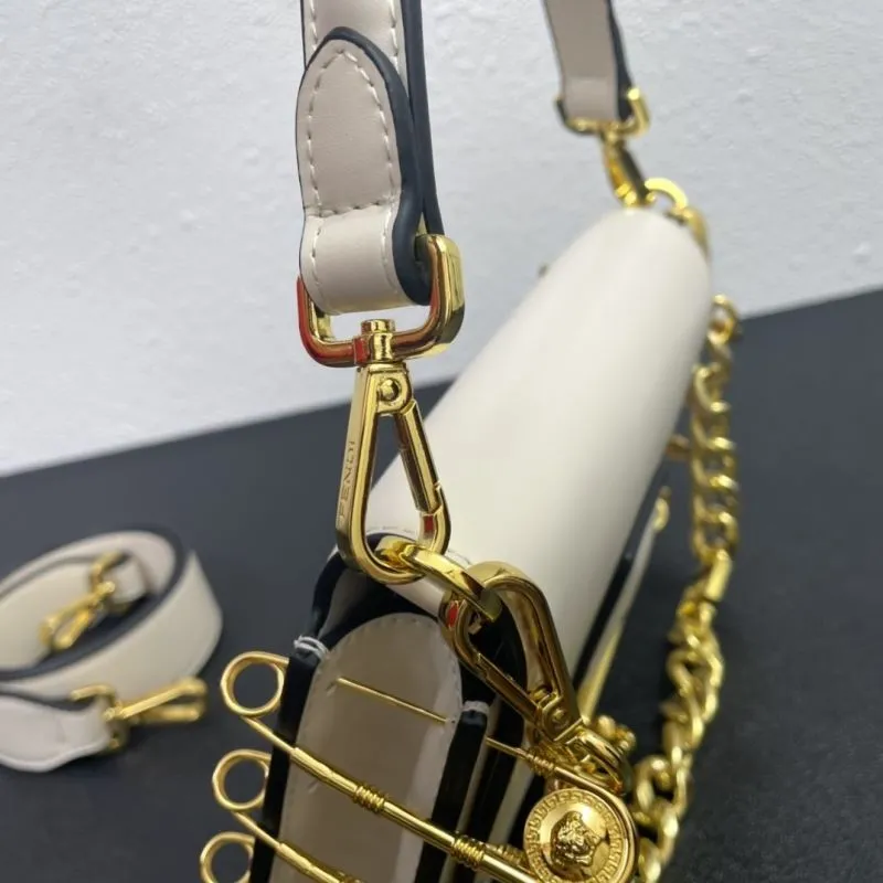 Cream Leather Shoulder Handbag FF3381 26cm - Image 6