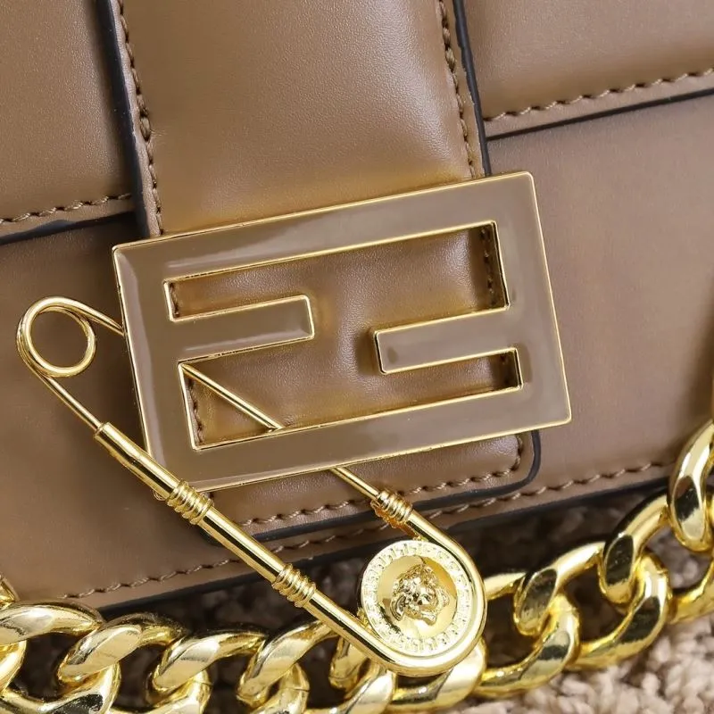 Fendi Brown Leather Chain Shoulder Handbag - Image 3