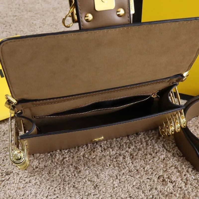 Fendi Brown Leather Chain Shoulder Handbag - Image 9