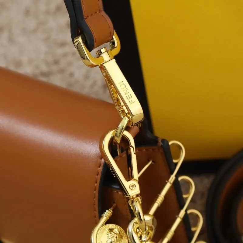 Fendi Brown Leather Shoulder Bag - Image 4