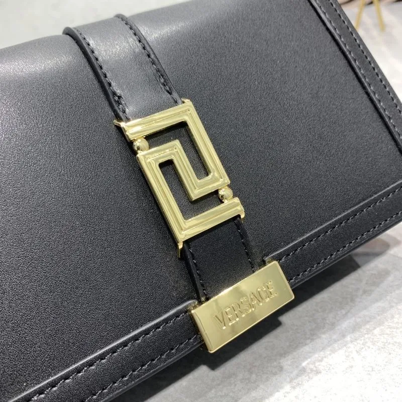Versace 6607 Black Chain Crossbody Bag - Image 4