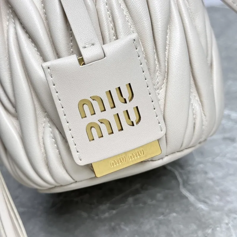 Miu Miu Cream Leather Bucket Bag - Image 7