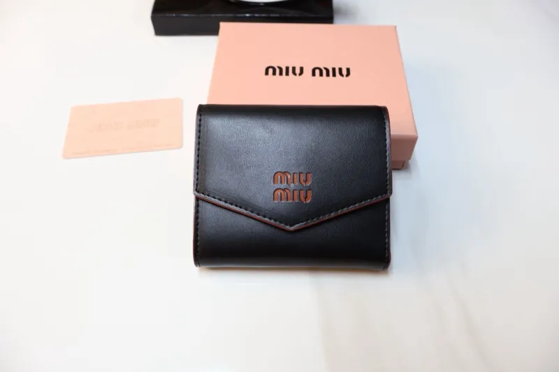 Miu Miu Women's Leather Wallet - Image 3