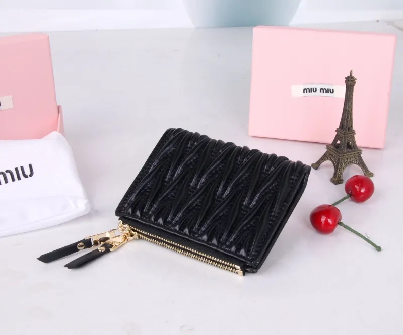 Miu Miu Black Quilted Leather Wallet - Image 4