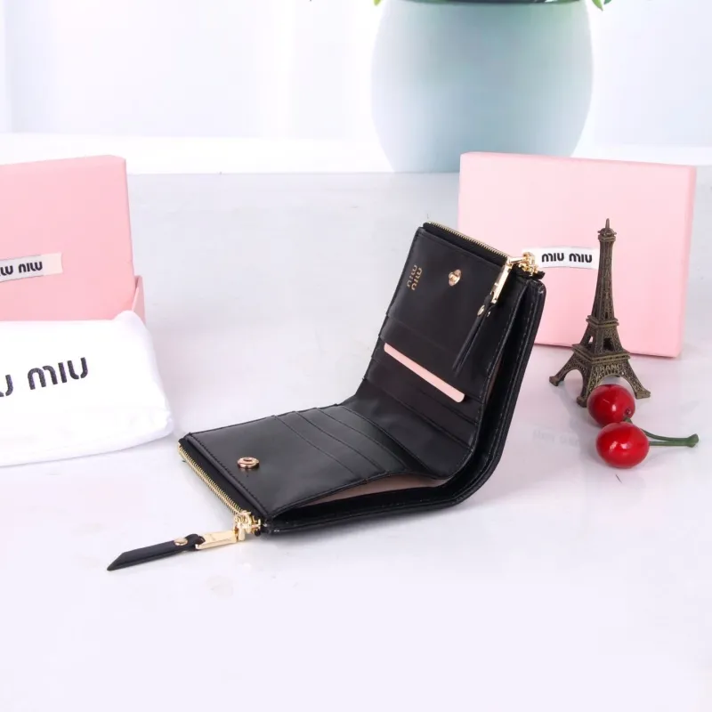 Miu Miu Black Quilted Leather Wallet - Image 7