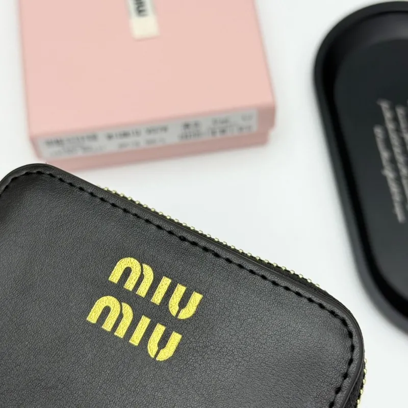 MIUMIU Black Leather Zip Wallet V07 - Image 5