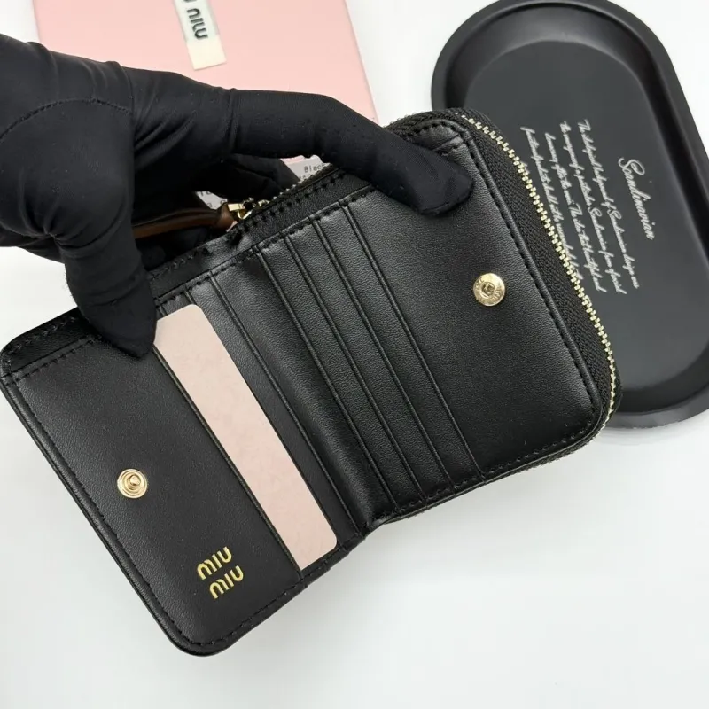 MIUMIU Black Leather Zip Wallet V07 - Image 6