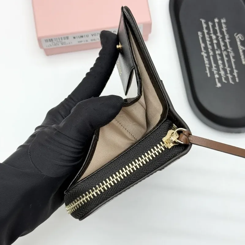 MIUMIU Black Leather Zip Wallet V07 - Image 7