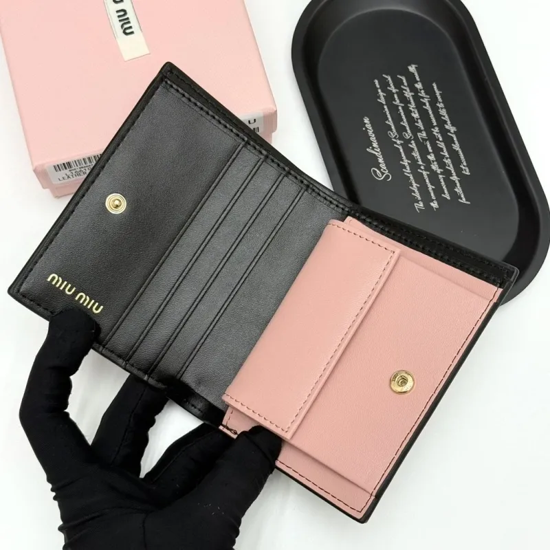 Miu Miu Black Leather Wallet with Pink Bows - Image 7