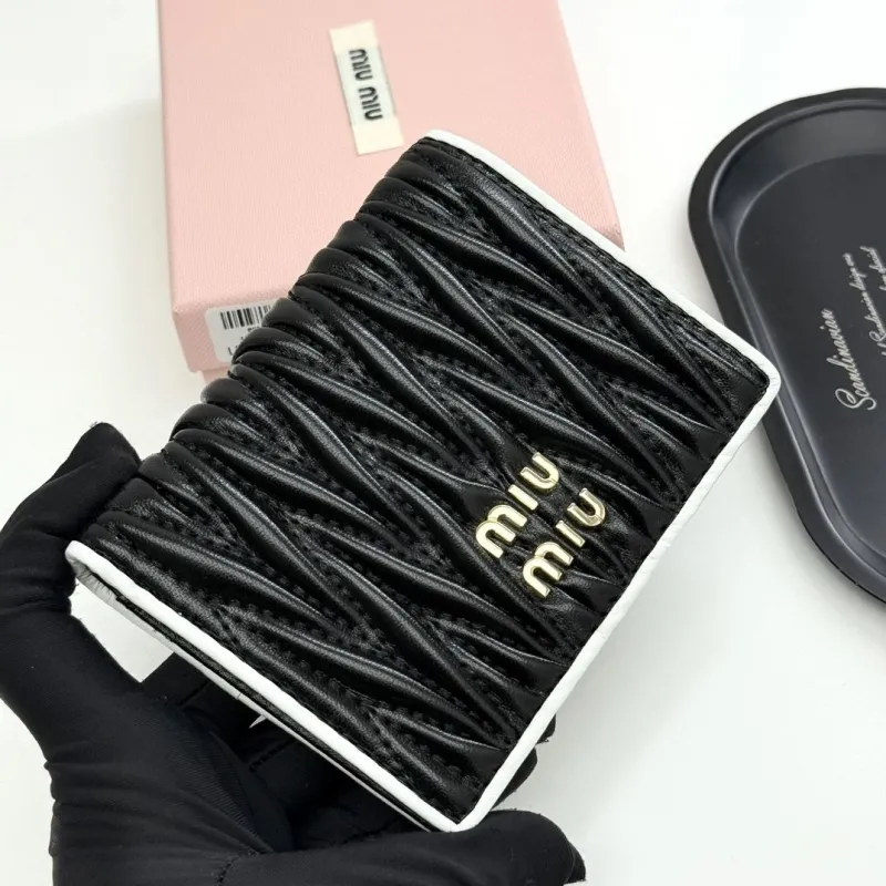 MIU MIU Black Leather Bifold Wallet - Image 3