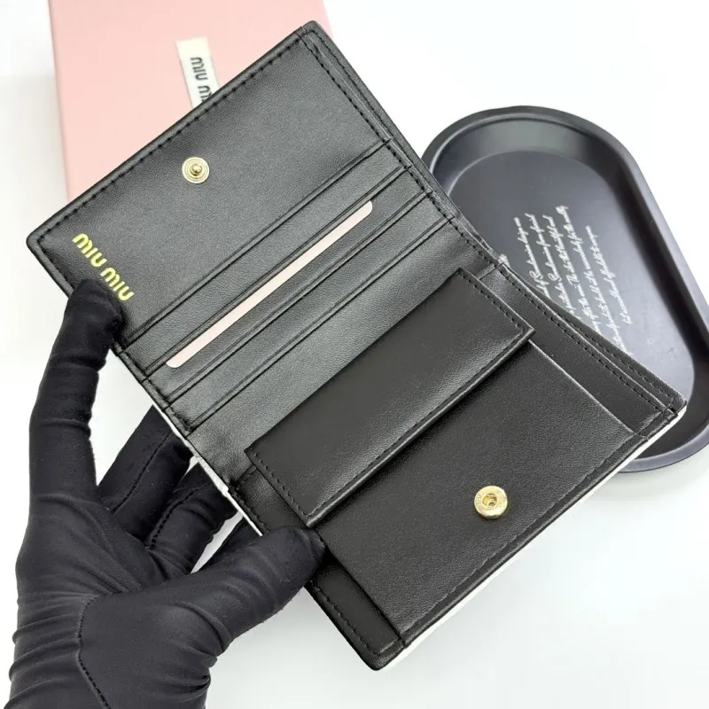 MIU MIU Black Leather Bifold Wallet - Image 6