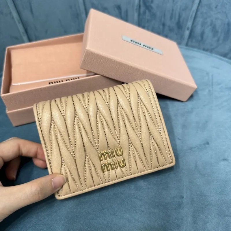 Miu Miu Light Beige Matelasse Leather Wallet - Image 3