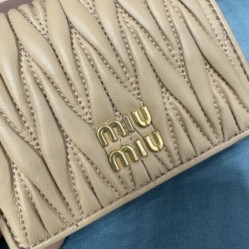 Miu Miu Light Beige Matelasse Leather Wallet - Image 4