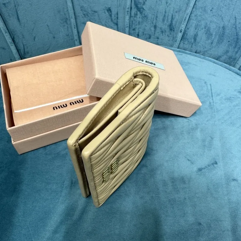 Miu Miu Light Beige Matelasse Leather Wallet - Image 5