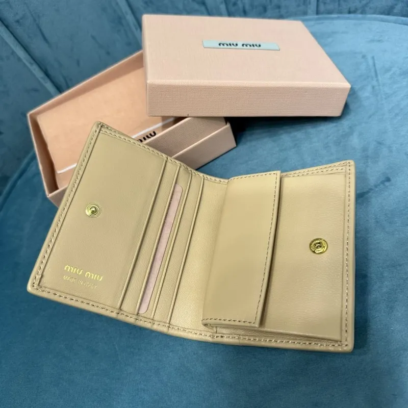Miu Miu Light Beige Matelasse Leather Wallet - Image 6