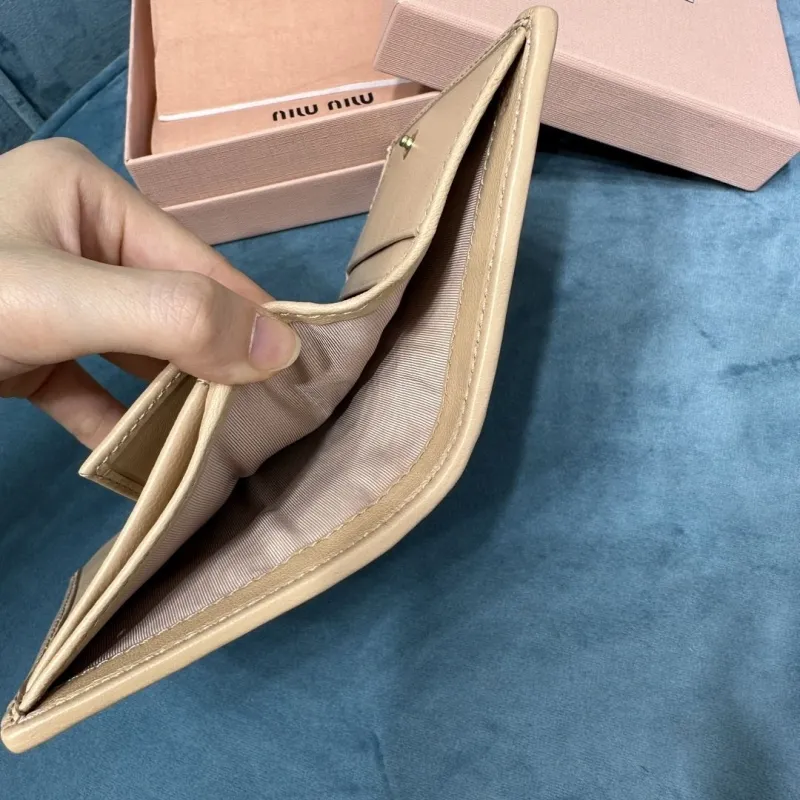 Miu Miu Light Beige Matelasse Leather Wallet - Image 8