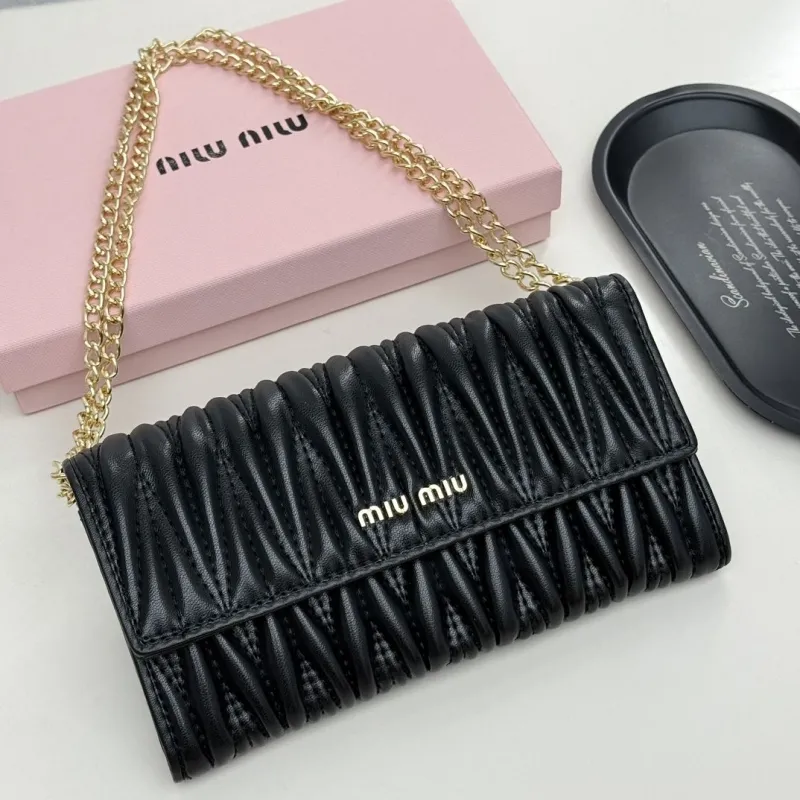 MIU MIU Black Chain Wallet Bag - Image 9