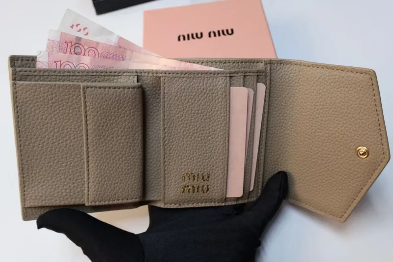 MIU MIU Women's Leather Compact Wallet - Image 11