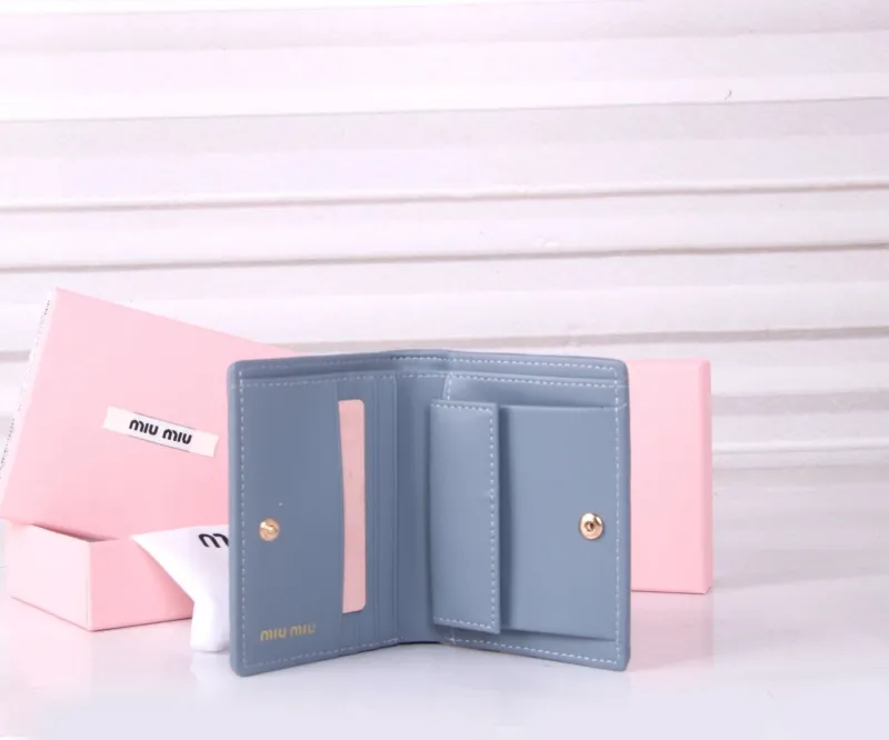 MIU MIU Blue Matelasse Leather Wallet - Image 7