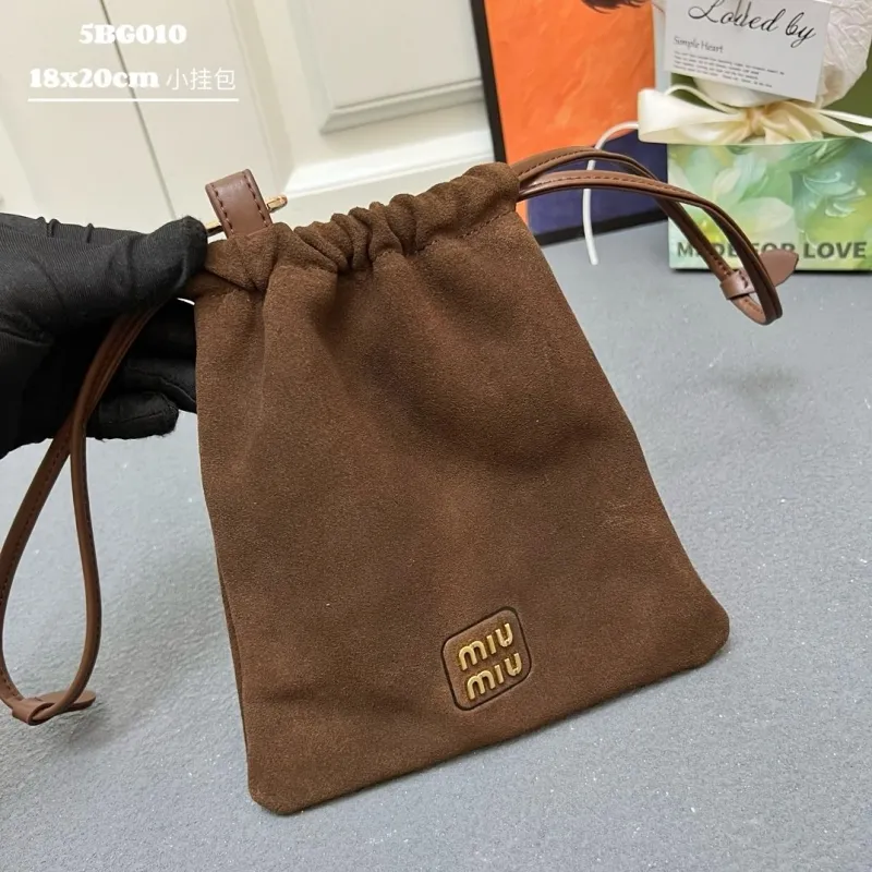 MIU MIU Cosmetic Bags-12