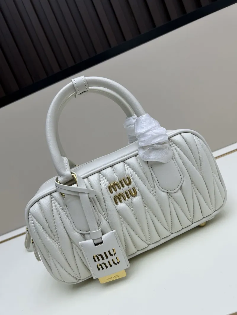 MIU MIU White Matelasse Top Handle Crossbody Bag 218 - Image 4